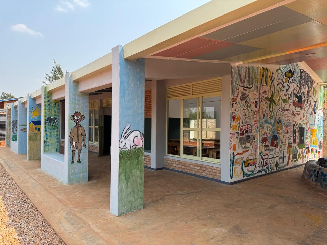 Blick auf das Schulgebäude in Ruanda (c) Reiner Meutsch Stiftung Blick auf das Schulgebäude in Ruanda