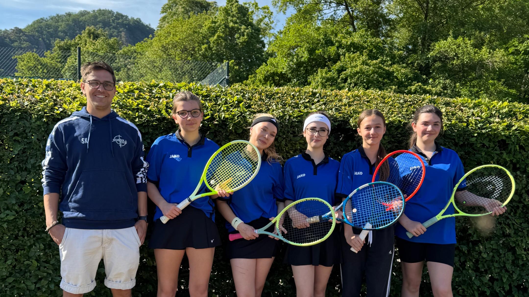 U16 Mädchen mit Lehrer Klauck